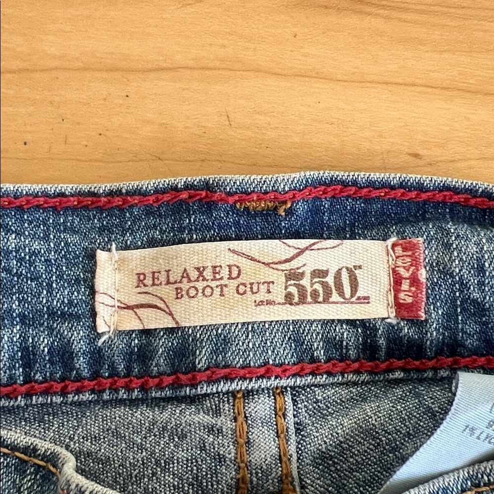 Levi's women’s 550 Bootcut Blue Jeans size 8 - Picture 4 of 10